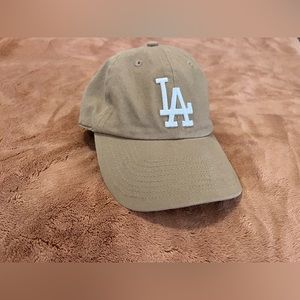 LA Dodgers hat New York beige and white